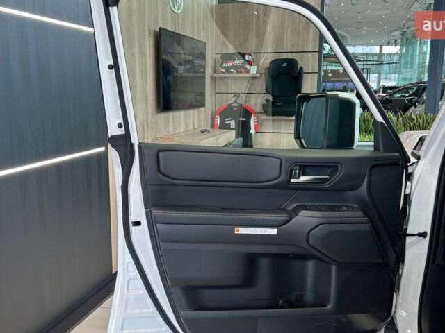 Тойота Ленд Крузер Прадо, объемом двигателя 2.8 л и пробегом 0 тыс. км за 56288 $, фото 11 на Automoto.ua