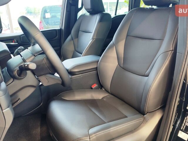 Тойота Ленд Крузер Прадо 2025 року купити нове авто Тойота Ленд Крузер Прадо 2025 року від офіційного дилера Тойота Центр Чернігів «Соллі-Плюс» Тойота фото