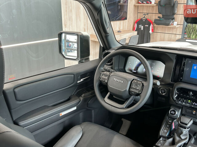 Тойота Ленд Крузер Прадо, объемом двигателя 2.8 л и пробегом 0 тыс. км за 59228 $, фото 21 на Automoto.ua