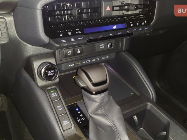 Тойота Ленд Крузер Прадо, объемом двигателя 2.8 л и пробегом 0 тыс. км за 67367 $, фото 10 на Automoto.ua