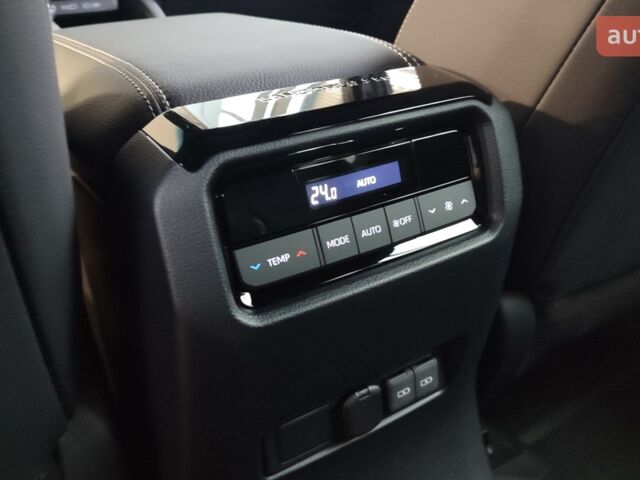 Тойота Ленд Крузер Прадо 2025 року купити нове авто Тойота Ленд Крузер Прадо 2025 року від офіційного дилера Тойота Центр Чернігів «Соллі-Плюс» Тойота фото