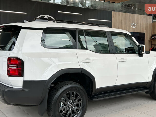 Тойота Ленд Крузер Прадо, объемом двигателя 2.8 л и пробегом 0 тыс. км за 59228 $, фото 7 на Automoto.ua