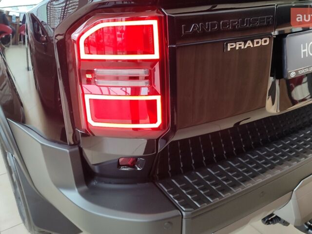 купити нове авто Тойота Ленд Крузер Прадо 2025 року від офіційного дилера Тойота Центр Чернігів «Соллі-Плюс» Тойота фото