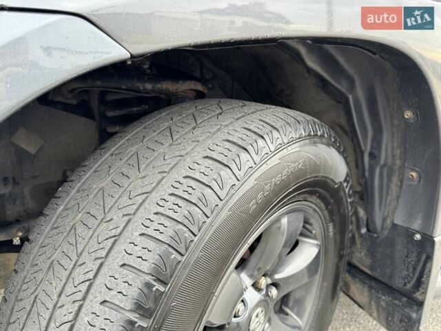 Серый Тойота Ленд Крузер Прадо, объемом двигателя 2.98 л и пробегом 346 тыс. км за 13999 $, фото 12 на Automoto.ua