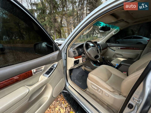 Сірий Тойота Ленд Крузер Прадо, об'ємом двигуна 3.96 л та пробігом 260 тис. км за 11500 $, фото 8 на Automoto.ua