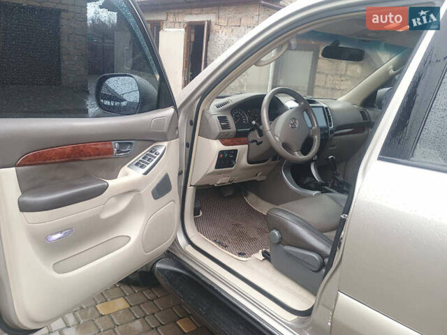 Сірий Тойота Ленд Крузер Прадо, об'ємом двигуна 2.7 л та пробігом 278 тис. км за 12500 $, фото 7 на Automoto.ua