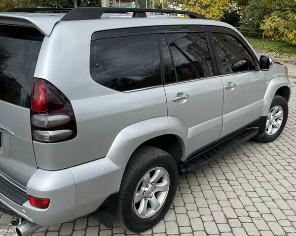 Сірий Тойота Ленд Крузер Прадо, об'ємом двигуна 4 л та пробігом 455 тис. км за 12950 $, фото 5 на Automoto.ua