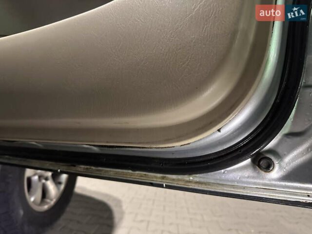 Сірий Тойота Ленд Крузер Прадо, об'ємом двигуна 2.69 л та пробігом 220 тис. км за 9499 $, фото 14 на Automoto.ua