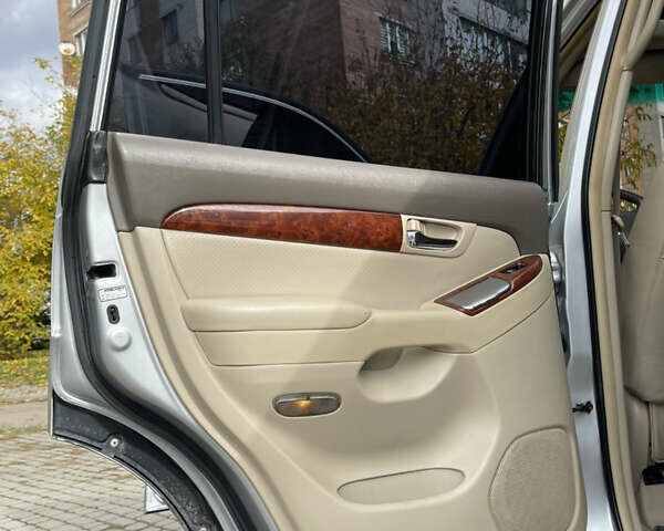 Сірий Тойота Ленд Крузер Прадо, об'ємом двигуна 4 л та пробігом 455 тис. км за 12950 $, фото 14 на Automoto.ua