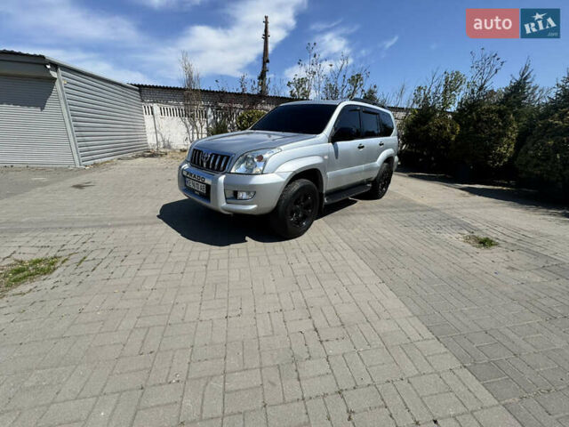 Серый Тойота Ленд Крузер Прадо, объемом двигателя 2.7 л и пробегом 195 тыс. км за 12800 $, фото 1 на Automoto.ua