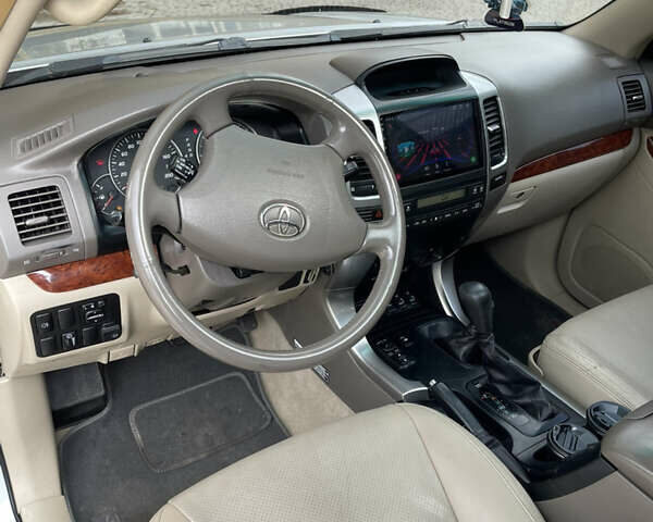 Сірий Тойота Ленд Крузер Прадо, об'ємом двигуна 4 л та пробігом 455 тис. км за 12950 $, фото 10 на Automoto.ua