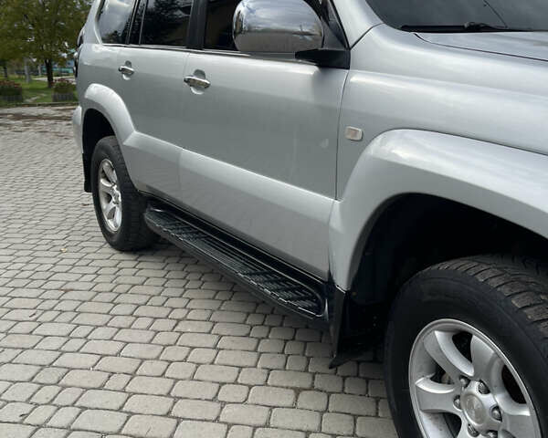 Сірий Тойота Ленд Крузер Прадо, об'ємом двигуна 4 л та пробігом 455 тис. км за 12950 $, фото 6 на Automoto.ua