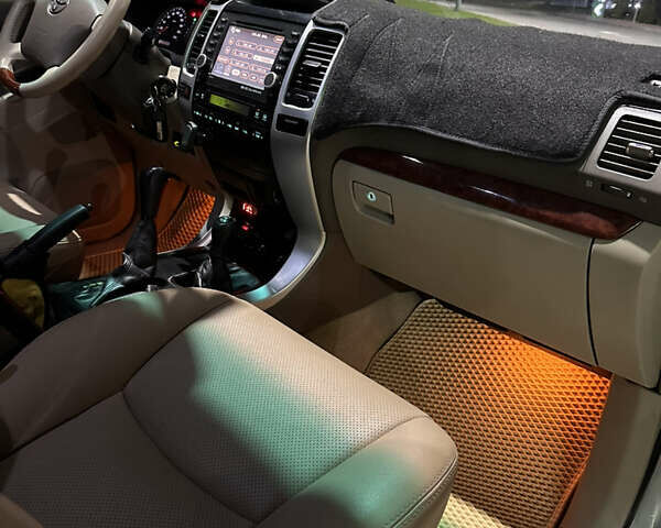 Сірий Тойота Ленд Крузер Прадо, об'ємом двигуна 2.69 л та пробігом 220 тис. км за 9499 $, фото 23 на Automoto.ua