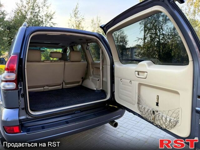 Серый Тойота Ленд Крузер Прадо, объемом двигателя 2.7 л и пробегом 300 тыс. км за 11000 $, фото 11 на Automoto.ua