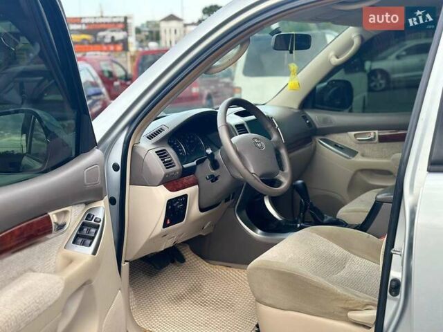 Сірий Тойота Ленд Крузер Прадо, об'ємом двигуна 2.7 л та пробігом 341 тис. км за 9999 $, фото 8 на Automoto.ua