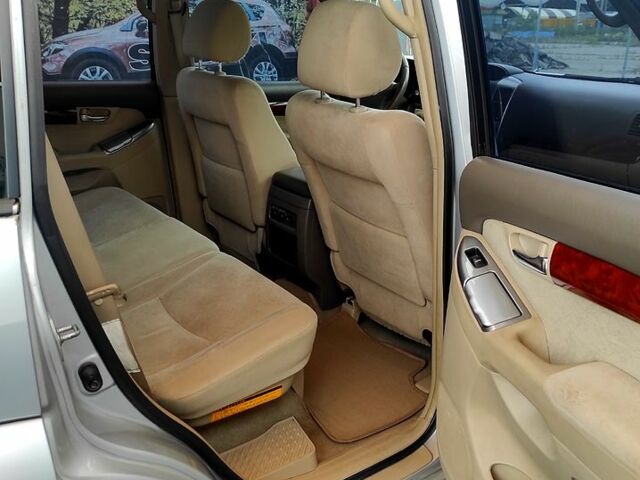 Серый Тойота Ленд Крузер Прадо, объемом двигателя 4 л и пробегом 275 тыс. км за 13000 $, фото 4 на Automoto.ua