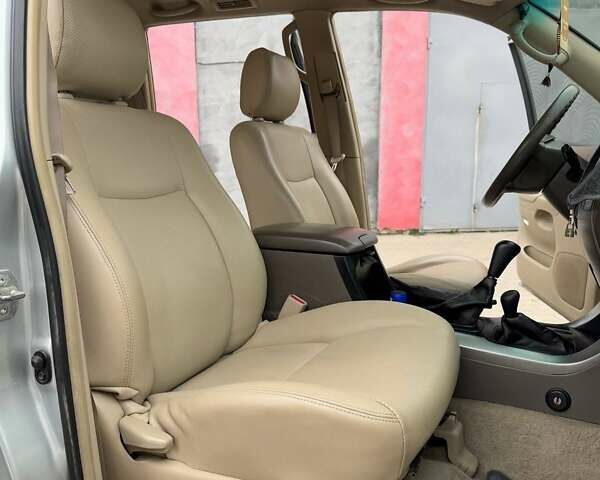 Серый Тойота Ленд Крузер Прадо, объемом двигателя 2.69 л и пробегом 330 тыс. км за 9500 $, фото 27 на Automoto.ua