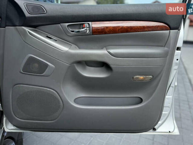 Сірий Тойота Ленд Крузер Прадо, об'ємом двигуна 4 л та пробігом 344 тис. км за 12000 $, фото 45 на Automoto.ua