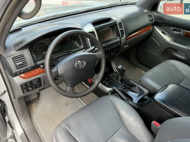 Сірий Тойота Ленд Крузер Прадо, об'ємом двигуна 4 л та пробігом 344 тис. км за 12000 $, фото 28 на Automoto.ua
