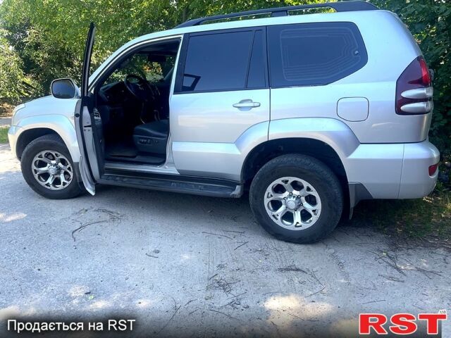 Сірий Тойота Ленд Крузер Прадо, об'ємом двигуна 4 л та пробігом 330 тис. км за 12700 $, фото 3 на Automoto.ua