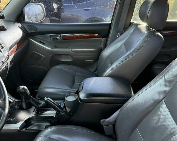 Сірий Тойота Ленд Крузер Прадо, об'ємом двигуна 3.96 л та пробігом 310 тис. км за 12500 $, фото 7 на Automoto.ua