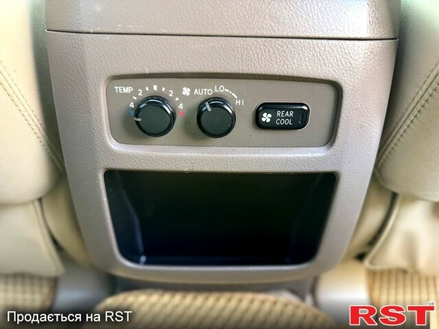 Серый Тойота Ленд Крузер Прадо, объемом двигателя 2.7 л и пробегом 300 тыс. км за 11000 $, фото 8 на Automoto.ua