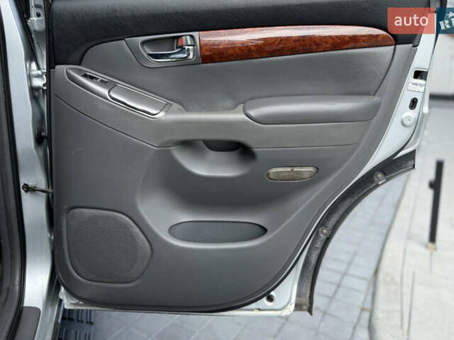 Сірий Тойота Ленд Крузер Прадо, об'ємом двигуна 4 л та пробігом 344 тис. км за 12000 $, фото 43 на Automoto.ua