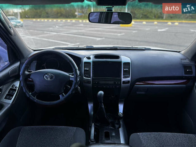 Тойота Ленд Крузер Прадо 2004 в Черновцах на Automoto.ua Серый Тойота Ленд Крузер Прадо, объемом двигателя 3 л и пробегом 315 тыс. км за 12900 $, фото 3 на Automoto.ua