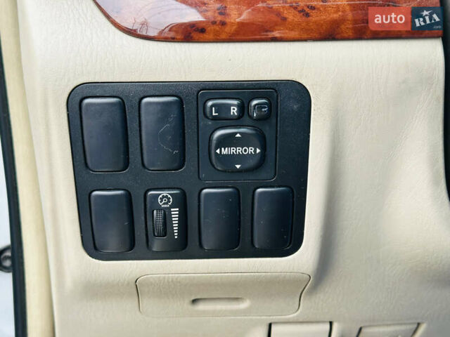 Сірий Тойота Ленд Крузер Прадо, об'ємом двигуна 4 л та пробігом 284 тис. км за 12500 $, фото 33 на Automoto.ua