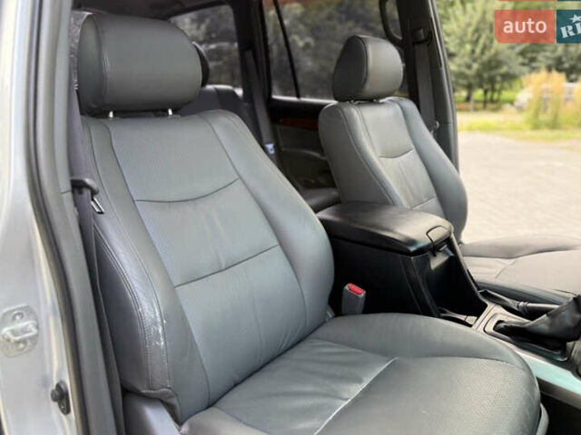 Сірий Тойота Ленд Крузер Прадо, об'ємом двигуна 4 л та пробігом 344 тис. км за 12000 $, фото 49 на Automoto.ua