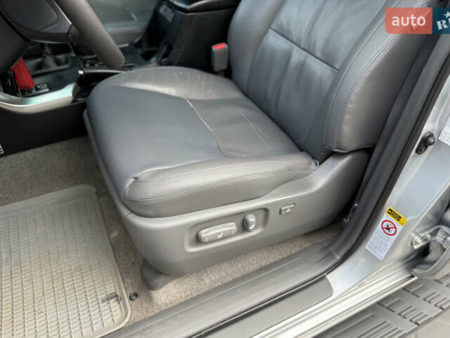 Сірий Тойота Ленд Крузер Прадо, об'ємом двигуна 4 л та пробігом 344 тис. км за 12000 $, фото 23 на Automoto.ua