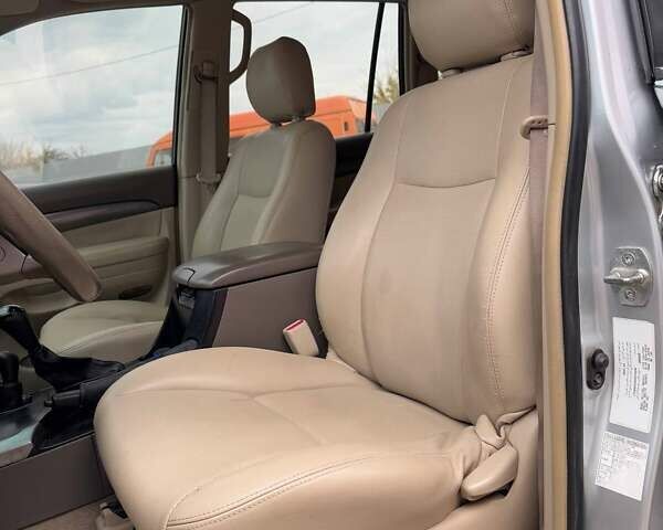 Серый Тойота Ленд Крузер Прадо, объемом двигателя 2.69 л и пробегом 330 тыс. км за 9500 $, фото 14 на Automoto.ua