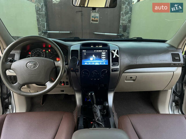 Серый Тойота Ленд Крузер Прадо, объемом двигателя 2.7 л и пробегом 275 тыс. км за 11999 $, фото 8 на Automoto.ua