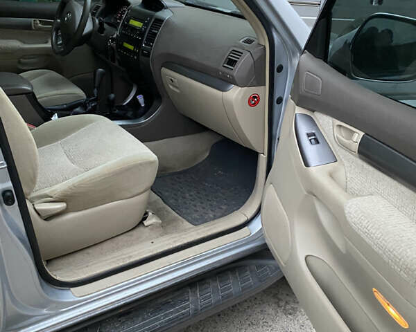 Сірий Тойота Ленд Крузер Прадо, об'ємом двигуна 2.7 л та пробігом 111 тис. км за 10650 $, фото 8 на Automoto.ua