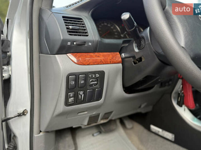 Сірий Тойота Ленд Крузер Прадо, об'ємом двигуна 4 л та пробігом 344 тис. км за 12000 $, фото 27 на Automoto.ua