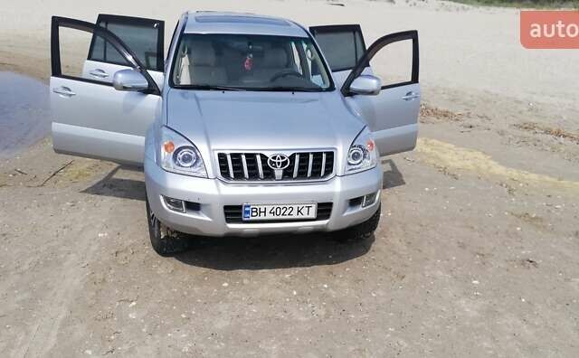 Серый Тойота Ленд Крузер Прадо, объемом двигателя 3.96 л и пробегом 280 тыс. км за 12800 $, фото 9 на Automoto.ua