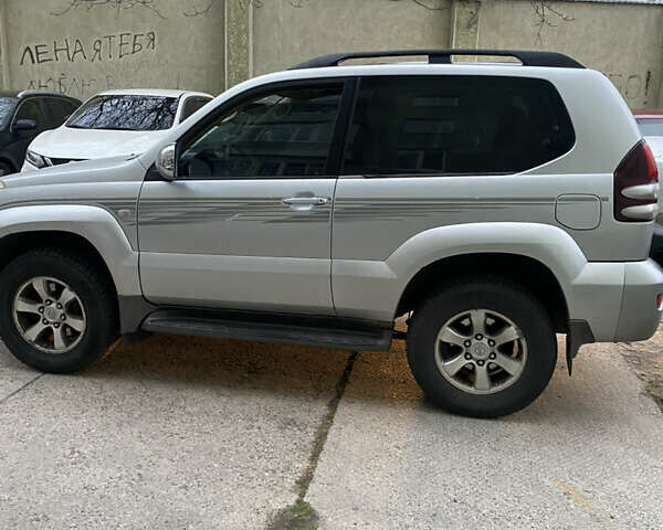 Сірий Тойота Ленд Крузер Прадо, об'ємом двигуна 2.7 л та пробігом 111 тис. км за 10650 $, фото 1 на Automoto.ua