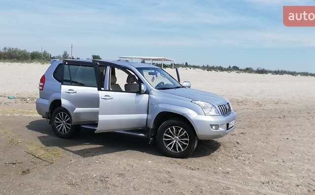 Серый Тойота Ленд Крузер Прадо, объемом двигателя 3.96 л и пробегом 280 тыс. км за 12800 $, фото 7 на Automoto.ua