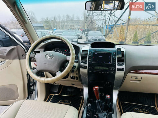 Сірий Тойота Ленд Крузер Прадо, об'ємом двигуна 4 л та пробігом 284 тис. км за 12500 $, фото 19 на Automoto.ua