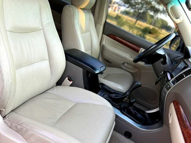 Серый Тойота Ленд Крузер Прадо, объемом двигателя 2.7 л и пробегом 300 тыс. км за 11000 $, фото 10 на Automoto.ua