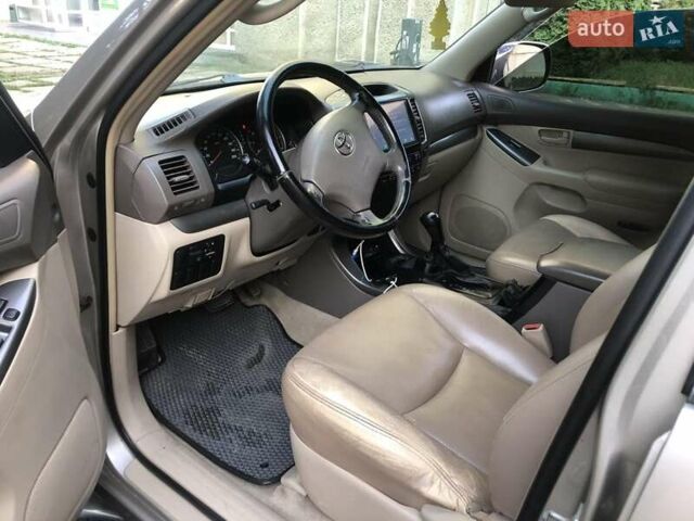 Серый Тойота Ленд Крузер Прадо, объемом двигателя 2.69 л и пробегом 220 тыс. км за 9500 $, фото 17 на Automoto.ua