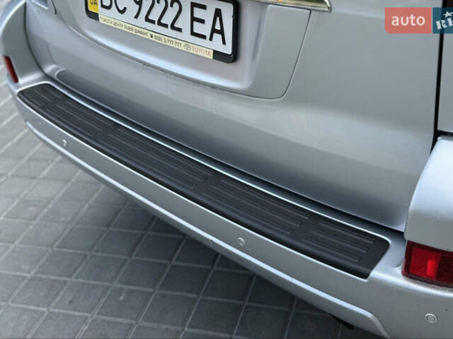 Сірий Тойота Ленд Крузер Прадо, об'ємом двигуна 4 л та пробігом 344 тис. км за 12000 $, фото 10 на Automoto.ua