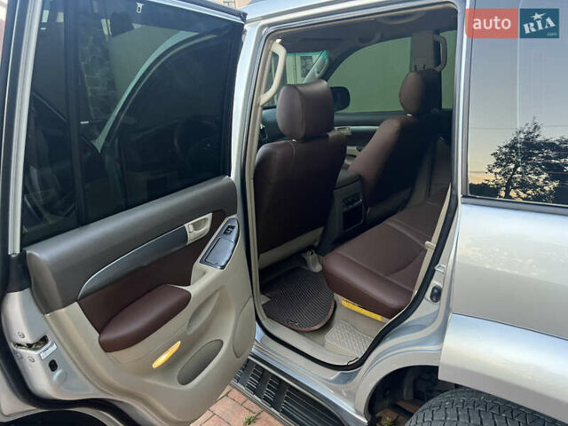 Серый Тойота Ленд Крузер Прадо, объемом двигателя 2.7 л и пробегом 275 тыс. км за 11999 $, фото 13 на Automoto.ua