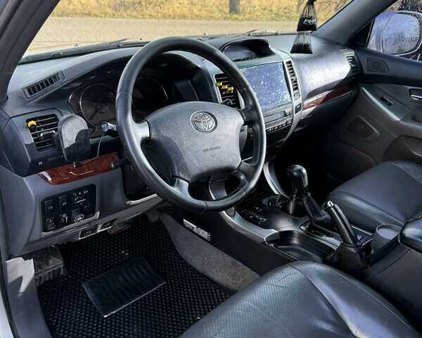 Сірий Тойота Ленд Крузер Прадо, об'ємом двигуна 3.96 л та пробігом 310 тис. км за 12500 $, фото 6 на Automoto.ua
