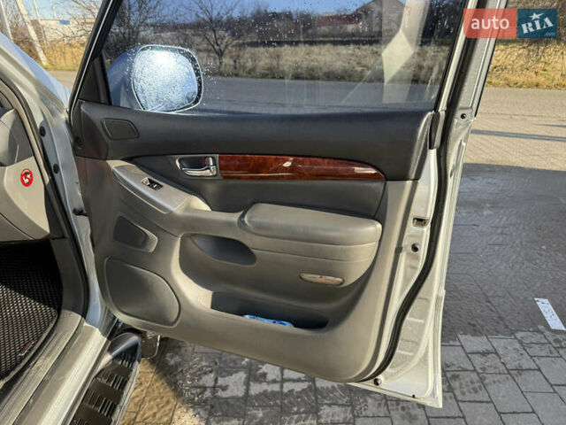 Сірий Тойота Ленд Крузер Прадо, об'ємом двигуна 3.96 л та пробігом 310 тис. км за 12500 $, фото 10 на Automoto.ua