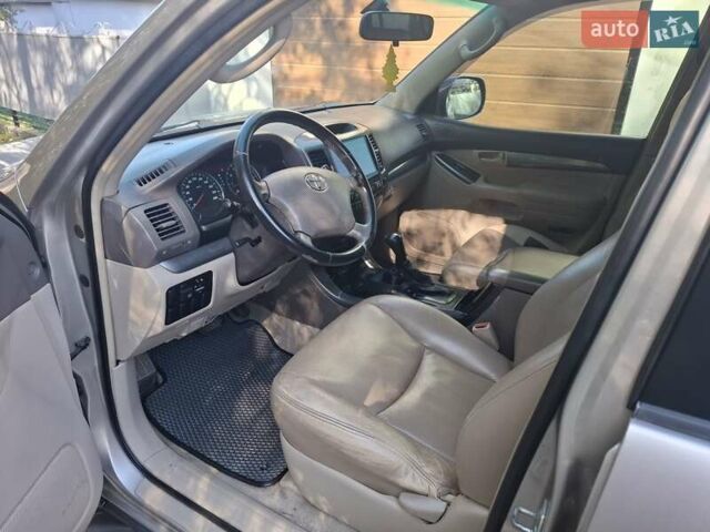 Серый Тойота Ленд Крузер Прадо, объемом двигателя 2.69 л и пробегом 220 тыс. км за 9500 $, фото 14 на Automoto.ua