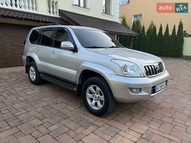 Серый Тойота Ленд Крузер Прадо, объемом двигателя 2.7 л и пробегом 275 тыс. км за 11999 $, фото 7 на Automoto.ua