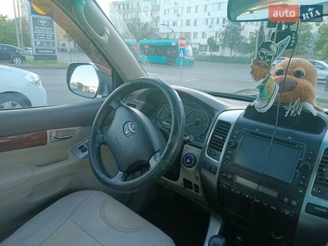 Серый Тойота Ленд Крузер Прадо, объемом двигателя 3.96 л и пробегом 280 тыс. км за 12800 $, фото 11 на Automoto.ua