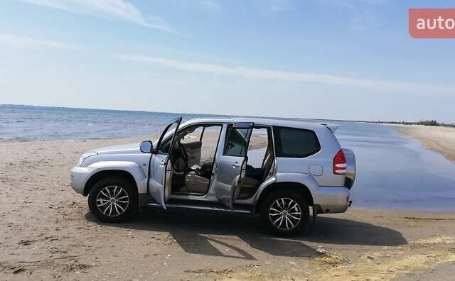 Серый Тойота Ленд Крузер Прадо, объемом двигателя 3.96 л и пробегом 280 тыс. км за 12800 $, фото 8 на Automoto.ua