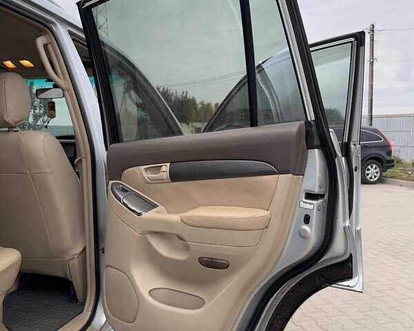 Серый Тойота Ленд Крузер Прадо, объемом двигателя 2.69 л и пробегом 330 тыс. км за 9500 $, фото 23 на Automoto.ua